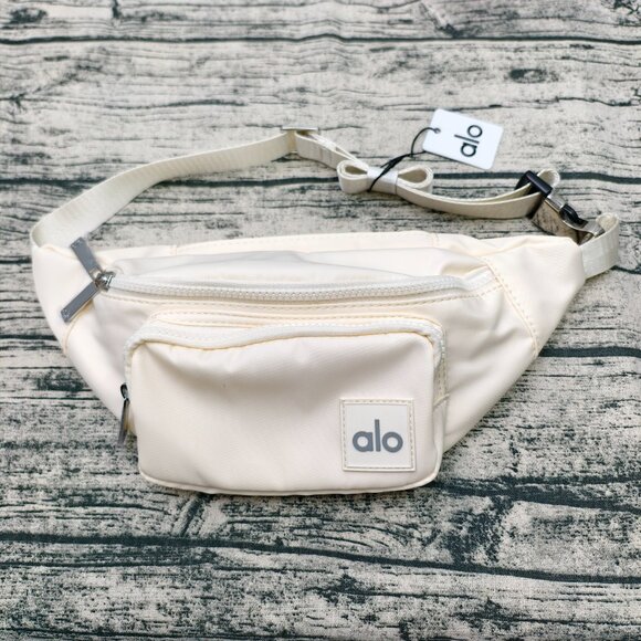 ALO Yoga Handbags - ALO Yoga Explorer Fanny Pack - Adjustable Strap, 3L Capacity, Gunmetal